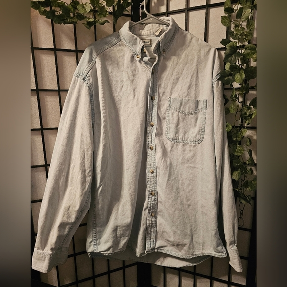 L.L. Bean Men's Light Blue Button-Down Shirt - Picture 1 of 5